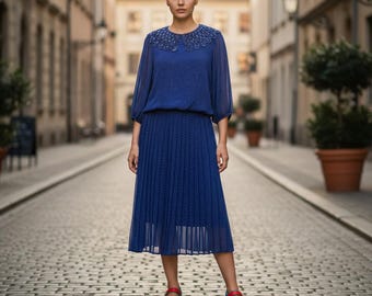 Vintage Pleated Summer Dress from the 80s, Size 10 | Stylish Retro Fashion