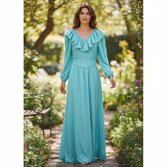 vintage glam bridesmaid dresses This Palm Springs Wedding Embraced Nostalgic Old Hollywood Glam