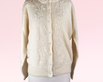 Retro Chic Cream Embroidered Cardigan Stylish Winter Wardrobe Essential | SIze L