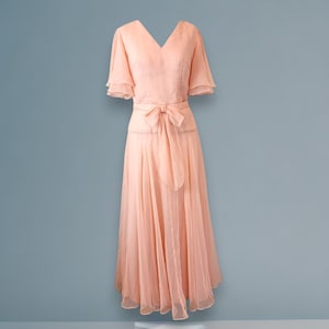 Chic &#39;60s Apricot Maxi Dress - Size 8 Formal Gown for Special Occasions