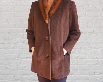 Chic Retro Wool Coat with Luxurious Fur Collar - Size 14 | 1950s Vintage Style