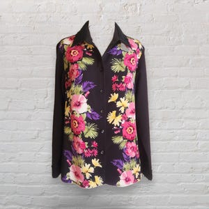 Floral Love: Authentic 1970s Lace Detail Shirt, Size 12 | Vintage Retro Chic