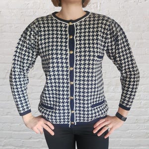 Chic 1960s Crop Cardigan - Black & White Houndstooth - Size 10 | Retro Winter Style