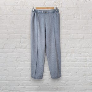 Throwback Style Alert: 1980s Vintage Jeans in Size 10 | Cozy Winter Vibes