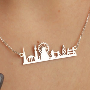 Silver London Skyline Necklace, Cityscape Necklace, Traveler Gift, London Cityline Necklace, Minimalist Jewelry, Homesick Necklace