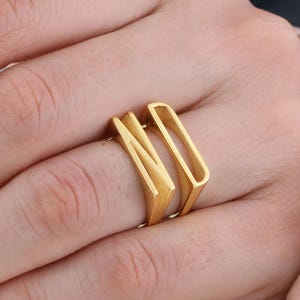 Anello con iniziale in oro massiccio 14K e argento sterling: gioielli con lettere personalizzate