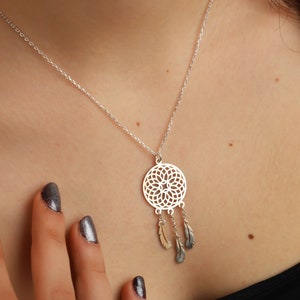 Colar de apanhador de sonhos de prata esterlina 925K, pingente de pena boho, joias inspiradas nos nativos americanos, presente de proteção espiritual para mulheres
