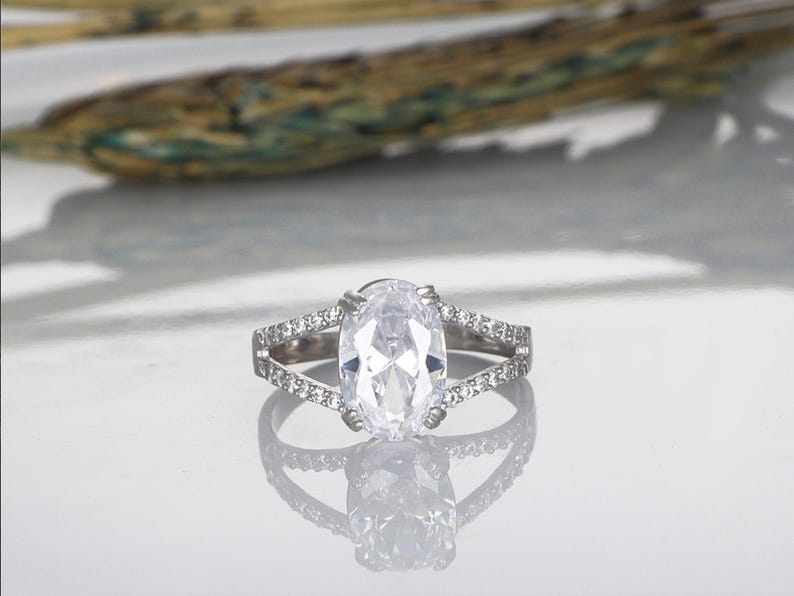 Minimalist Wedding Ring, Anniversary Ring, Engagement Ring, White Promise Ring,  Gift Ring, Engagement Ring, Dainty White Zircon Ring