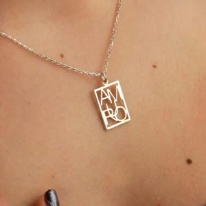 Collar de amor francés en plata, collar de estilo parisino, regalo romántico para ella, collar con la inscripción "Amour", regalo de joyería "Amour", dije "Amour"