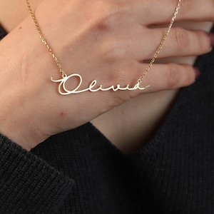 Collar de oro macizo con firma, delicado collar de oro con nombre personalizado para novia, regalo de graduación para hermana, regalo de joyería personalizado