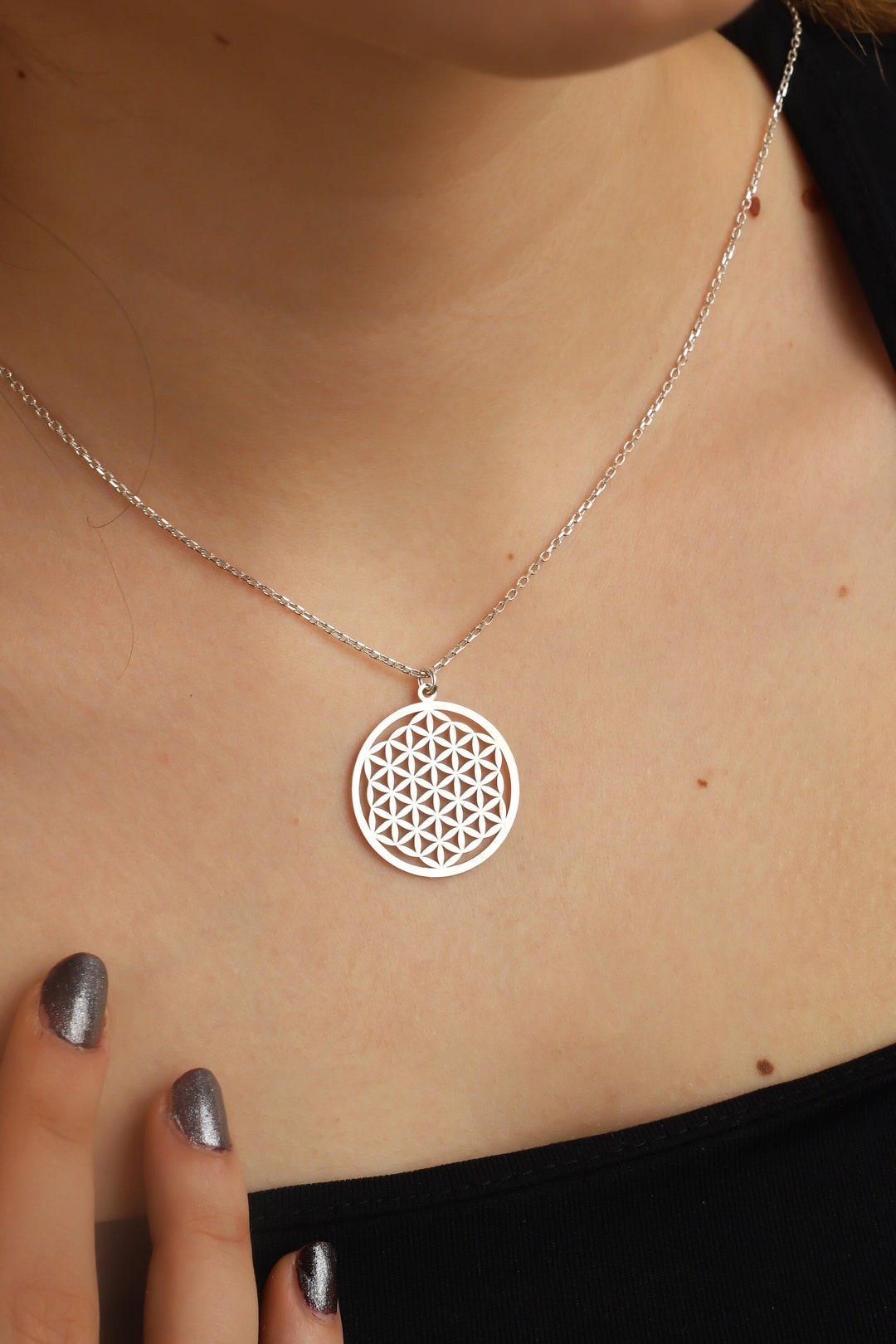 Vivify Necklace main image 0