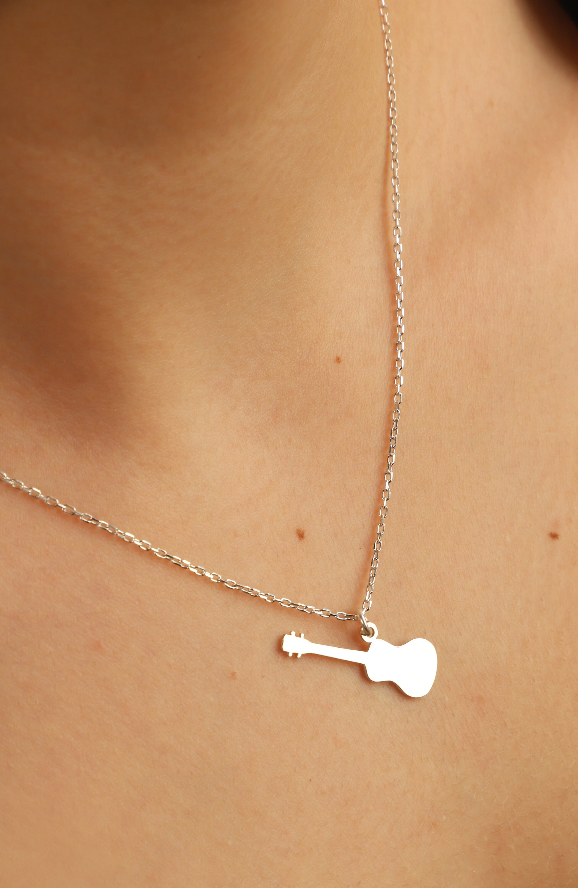 Collana Daylinlove Con Ciondolo Chitarra E Onda Marina In Argento 925 - Idea Regalo Per Musicisti