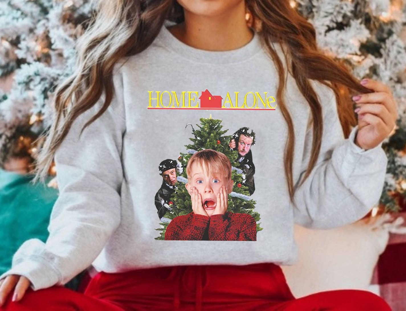 Discover Home Alone Kevin Screaming Wet Bandits Merry Christmas Sweatshirt