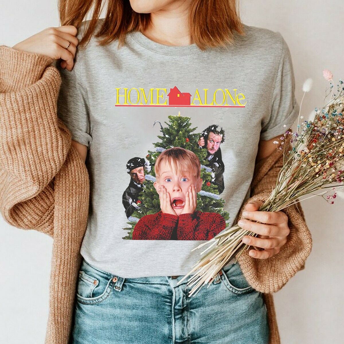 Discover Home Alone Kevin Screaming Wet Bandits Merry Christmas Sweatshirt
