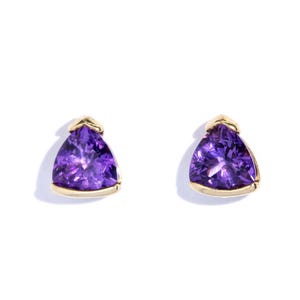 Trilliant Amethyst Studs in 9ct Yellow Gold – Contemporary Purple Gemstone Earrings Triangular Cut – Everyday Studs Vivid Colour – Elke
