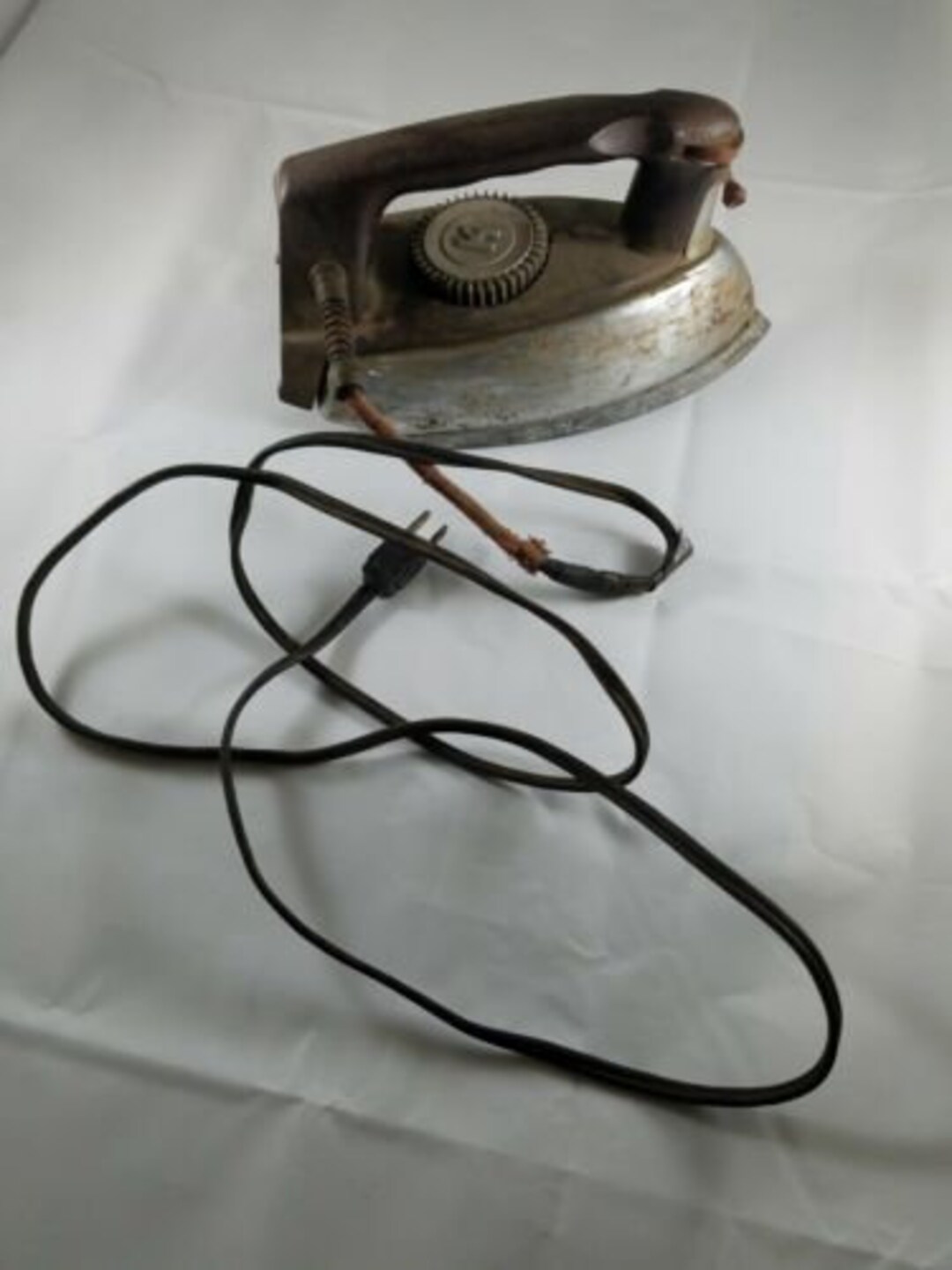 Electric Iron SEARS KENMORE Model 116.62760 Steam & Dry Works 110VAC
