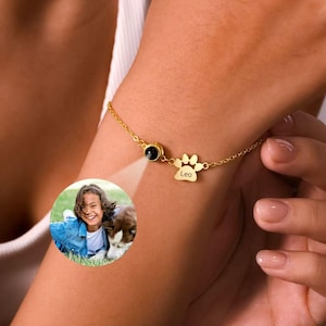 DogCat Picture Projection Bracelet,Pet Name Bracelet with Photo,Personalized Pet Projection Bracelet for Women,Pet Lover Gift,Pet Lover Gift
