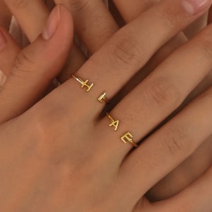 Anillo con letra personalizada, anillos de pareja, anillo con inicial doble, anillo para madres, anillo con inicial delicada, anillo con letra delgada, anillo con inicial personalizado, regalo de dama de honor