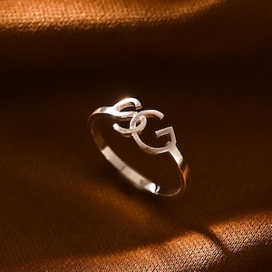 Anillo con letra personalizada, anillos de pareja, anillo con inicial doble, anillo para madres, anillo con inicial delicada, anillo con letra delgada, anillo con inicial personalizada, regalo para dama de honor.