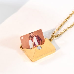 Medallón de foto de grabado personalizado, collar de carta de amor grabado, collar de mensaje secreto de carta de amor oculta, joyería de pareja, regalo de mejor amigo