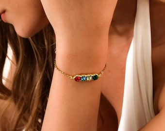 Personalized Birthstone Peas in a Pod Bracelet: Sterling Silver Family Jewelry