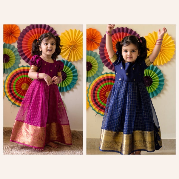 Les enfants ethniques indiens traditionnels faits à la main portent une tenue de fête Lehenga choli avec une bordure zari et un cadeau de robe à manches bouffantes pour les filles