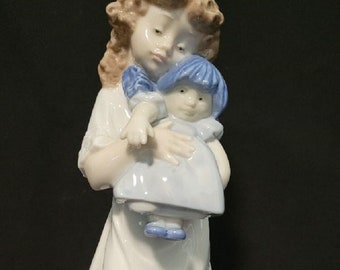 Lladro /Nao #1107 We’re Sleepy Girl With Doll Figurine 1989 Retired” 8”tall