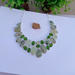 Natürliche Prehnit und Peridot Hydro Glas Halskette | Versilberte Halskette | Statement Halskette | Geschenk zum Jahrestag | Prehnit Schmuck