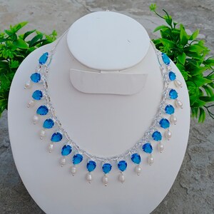 Hermoso collar de piedra de topacio azul hidrocristalino, collar de perlas, collar bañado en plata 925, regalo para esposa, joyería hecha a mano