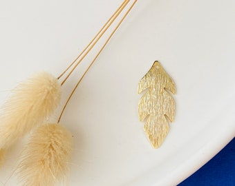 1 Shuttle leaf feather pendant 30mm, wavy, striated, hammered, spindle, charm, 24k fine gold gilded brass, gilded, 30x13mm, sold individually