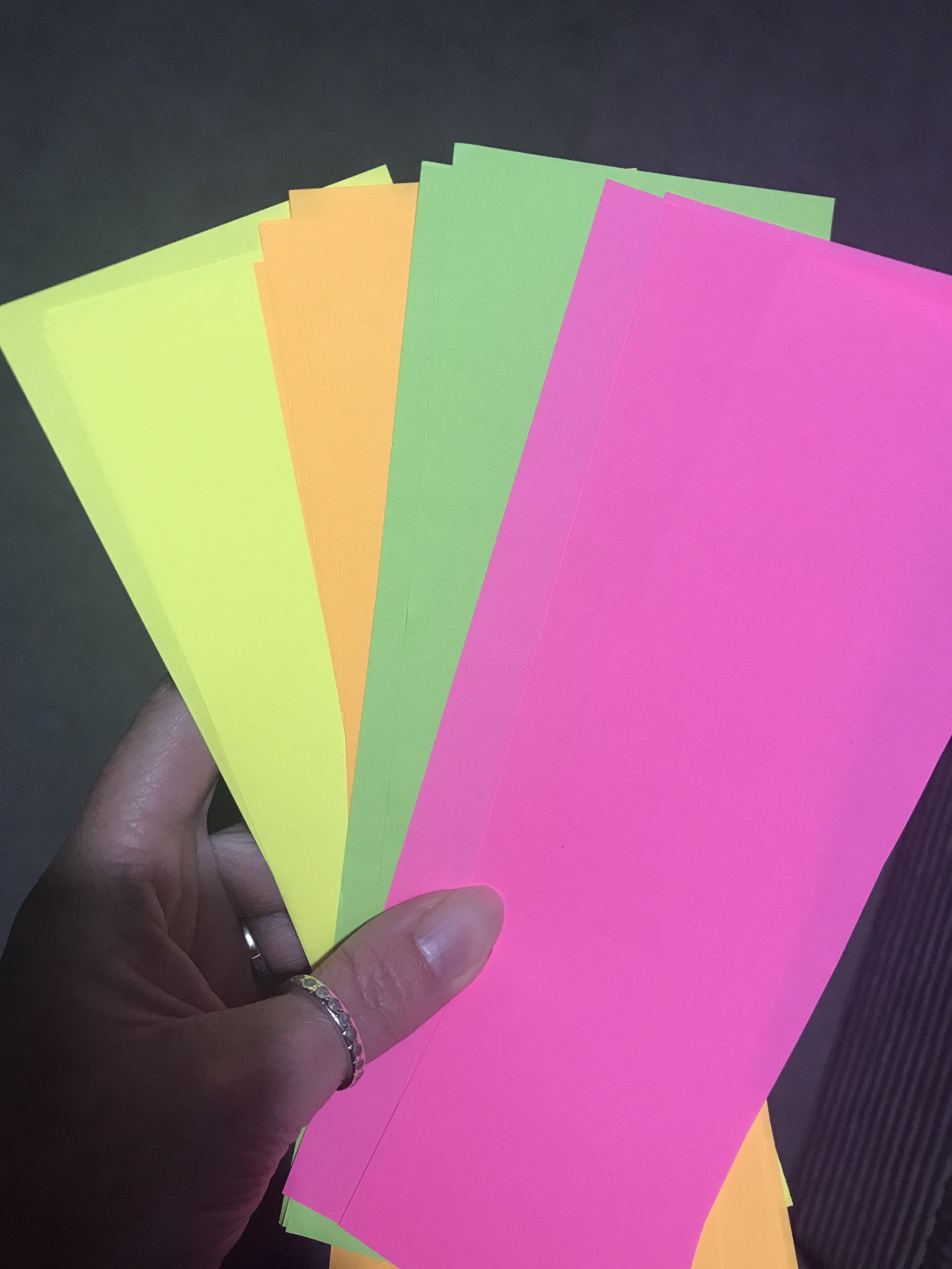 A4 Fluorescent Color Paper/Neon Paper for Printing and Handcraft - China Neon  Paper, Color Paper