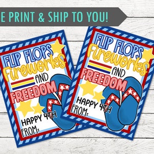 Süße Flip Flops, Feuerwerk und Freiheit 4.Juli Geschenkanhänger - Feiern Sie Amerika Geschenkanhänger - Glücklichen 4. Juli - GEDRUCKT und versandt