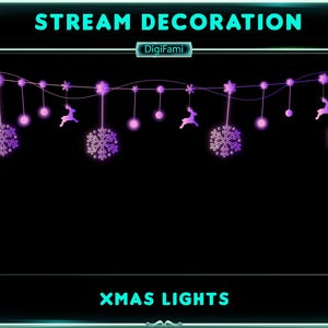 Puede incluir: Luces de Navidad moradas y blancas con decoraciones de copos de nieve y renos. Las luces están enhebradas en un cable blanco y cuelgan de un fondo negro. El texto "STREAM DECORATION" y "XMAS LIGHTS" es visible en la imagen.