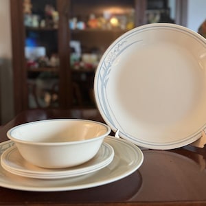 Vintage Corelle Blue Lily Dinnerware – Mix & Match pieces