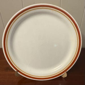 Corelle Cinnamon Dinner Plate – 10.25” – Excellent Condition