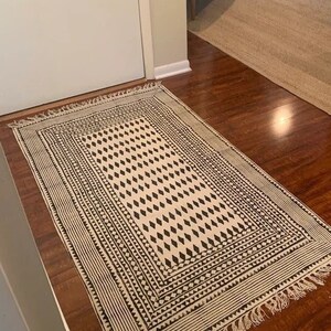 Indian Handmade Braided Traditional Design Natural Oval Jute Rug