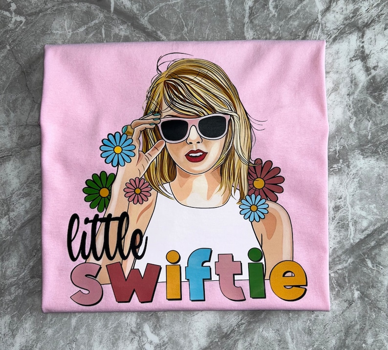 Little Swiftie T-shirt/Sweatshirt image 1