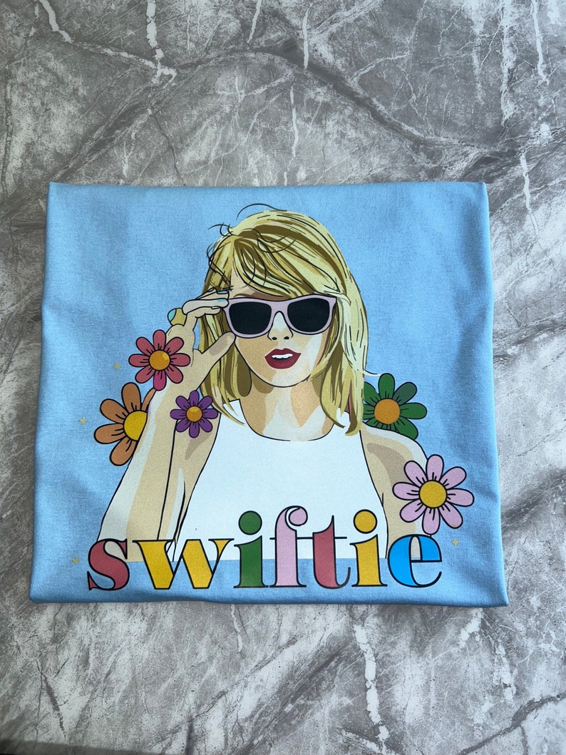 Little Swiftie T-shirt/Sweatshirt image 4