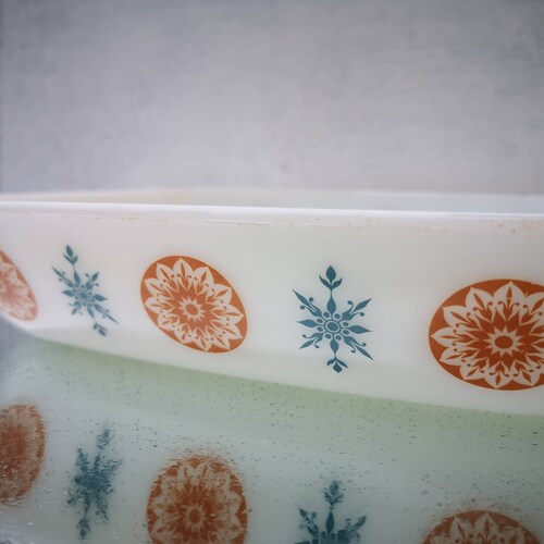 JAJ Pyrex Morning Star shops pattern Roast Dish 535