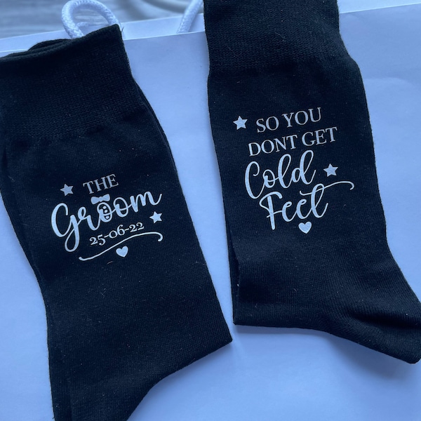 Der Bräutigam - Damit du keine kalten Füße bekommst | Personalisierte Bräutigam Socken | Hochzeitstag | Humorvoll | Andenken | Bräutigam Geschenk | Spezial | Handarbeit
