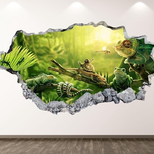 Może przedstawiać: 3D grafika ścienna przedstawiająca scenę dżungli z różnymi gadami i płazami. Zielona iguana, kameleon, żaba i żółw siedzą na gałęzi. W pobliżu zwinięty wąż. Tło przedstawia bujne zielone liście.