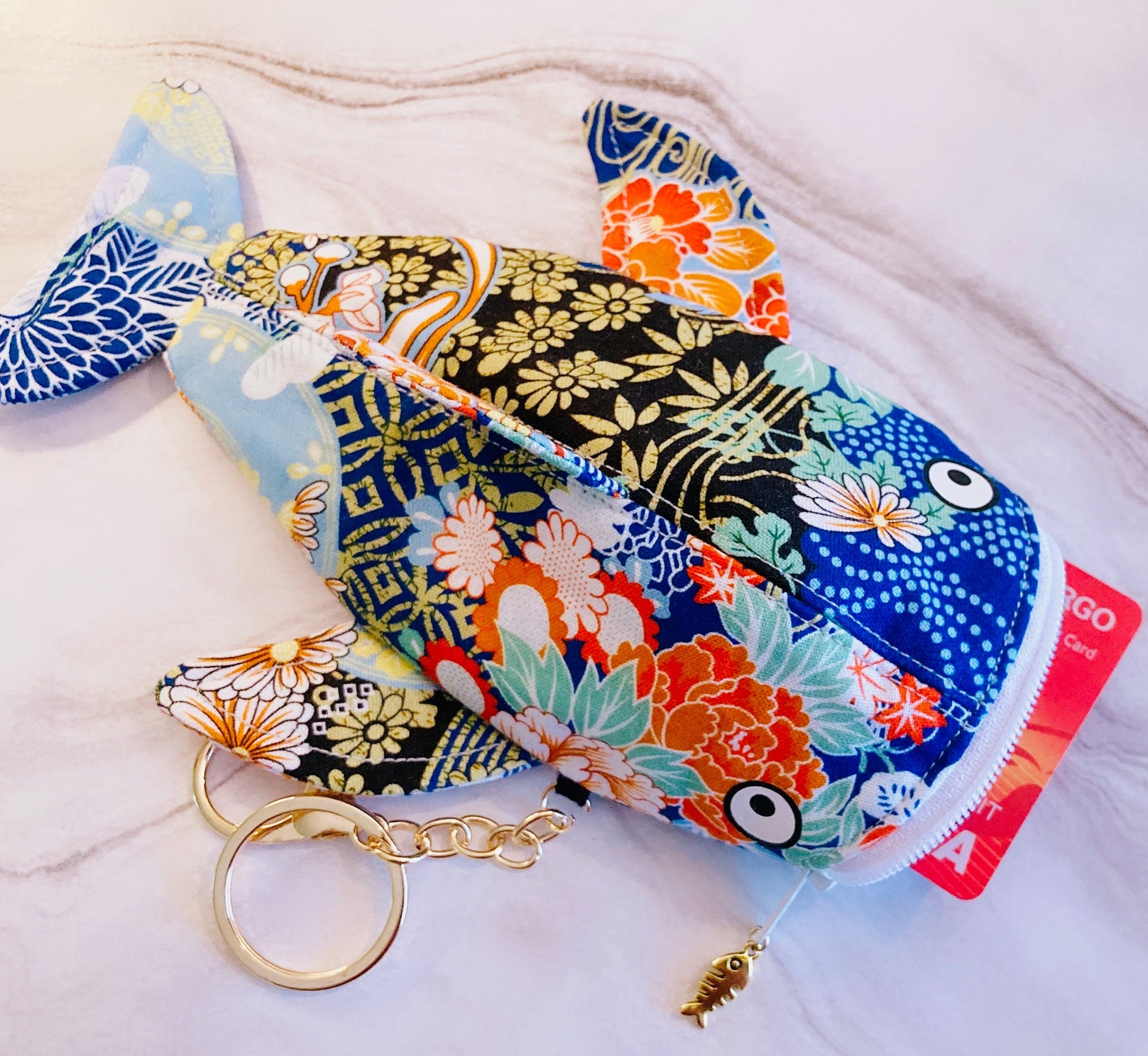 Fits Credit Cards Whale Shark Zipper Keychain Pouch, Japanese