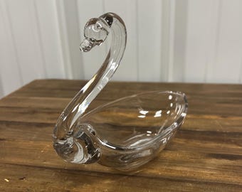 Plato de cristal vintage con forma de cisne: joyero, jabonera y porta caramelos