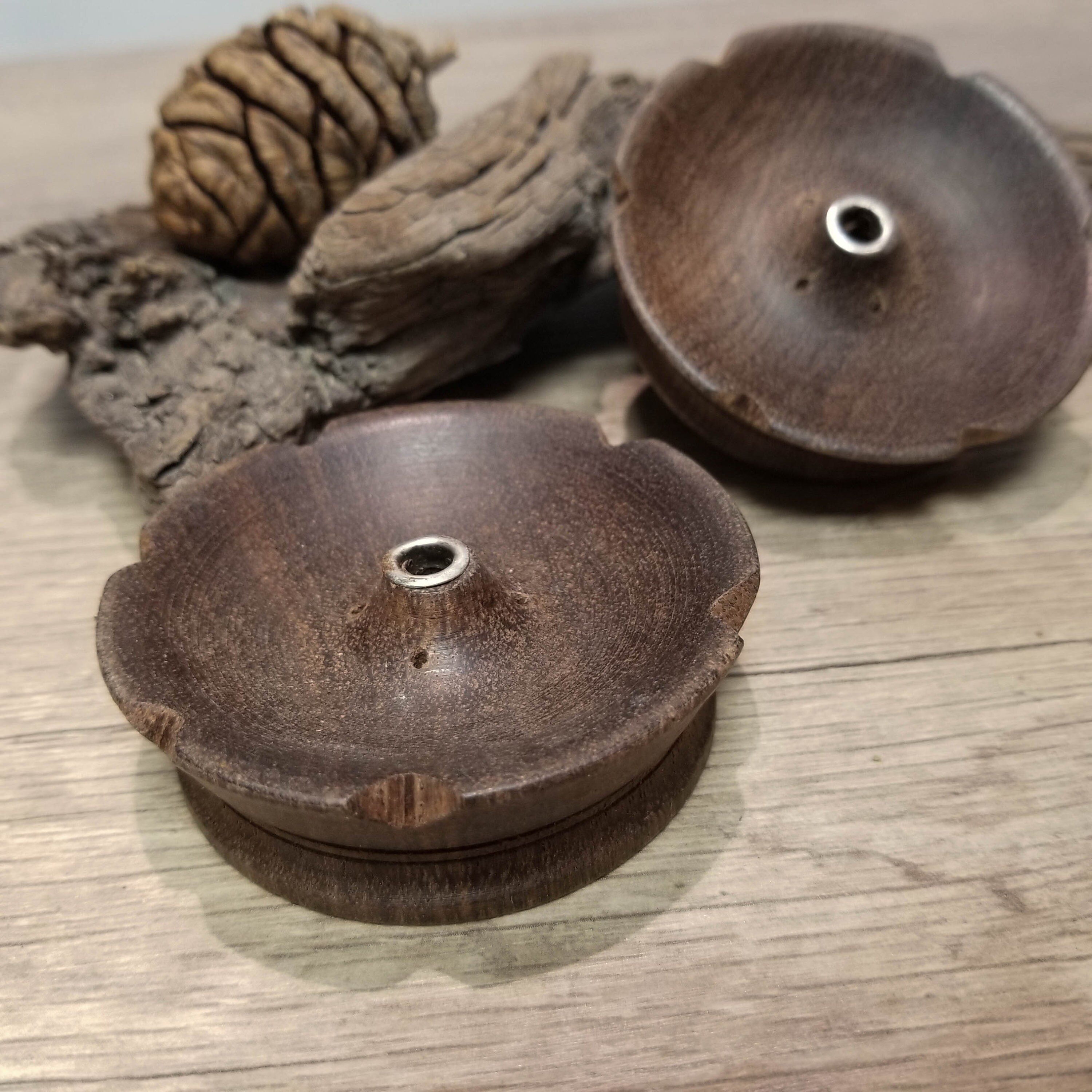 Porte Encens Rond Forme Lotus en Bois Dans Le Style Tibet Pour Bâton ou Tibétains, Décoration Maison
