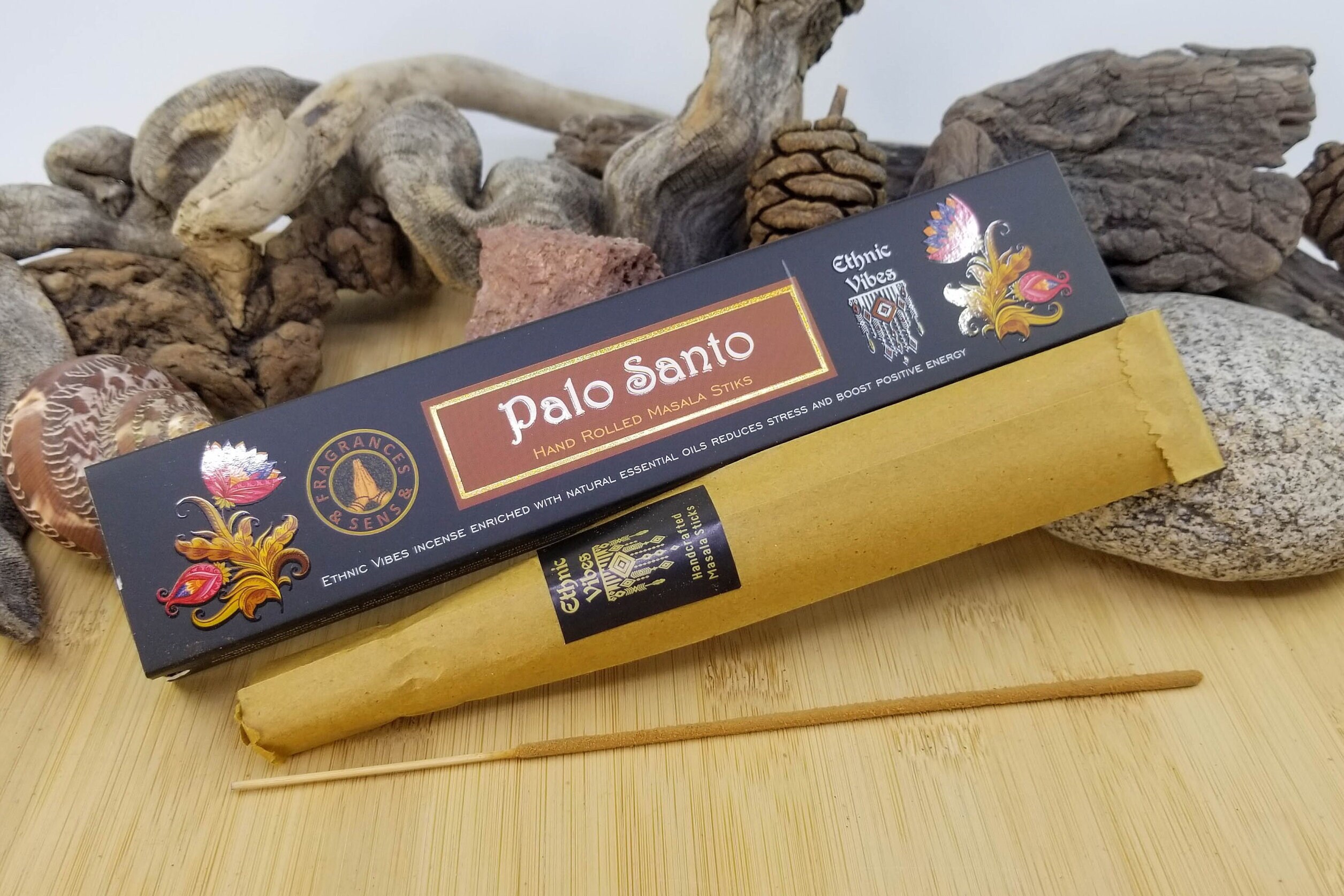 Encens Bâton Palo Santo, Naturel de Qualité, Boite 12 Bâtons | 15G, Encens Masala Fait Main Roulé en
