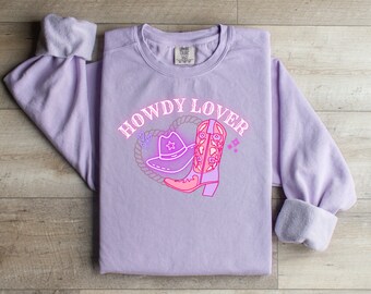 Howdy Lover Sweatshirt: Retro Western Cowboy Design