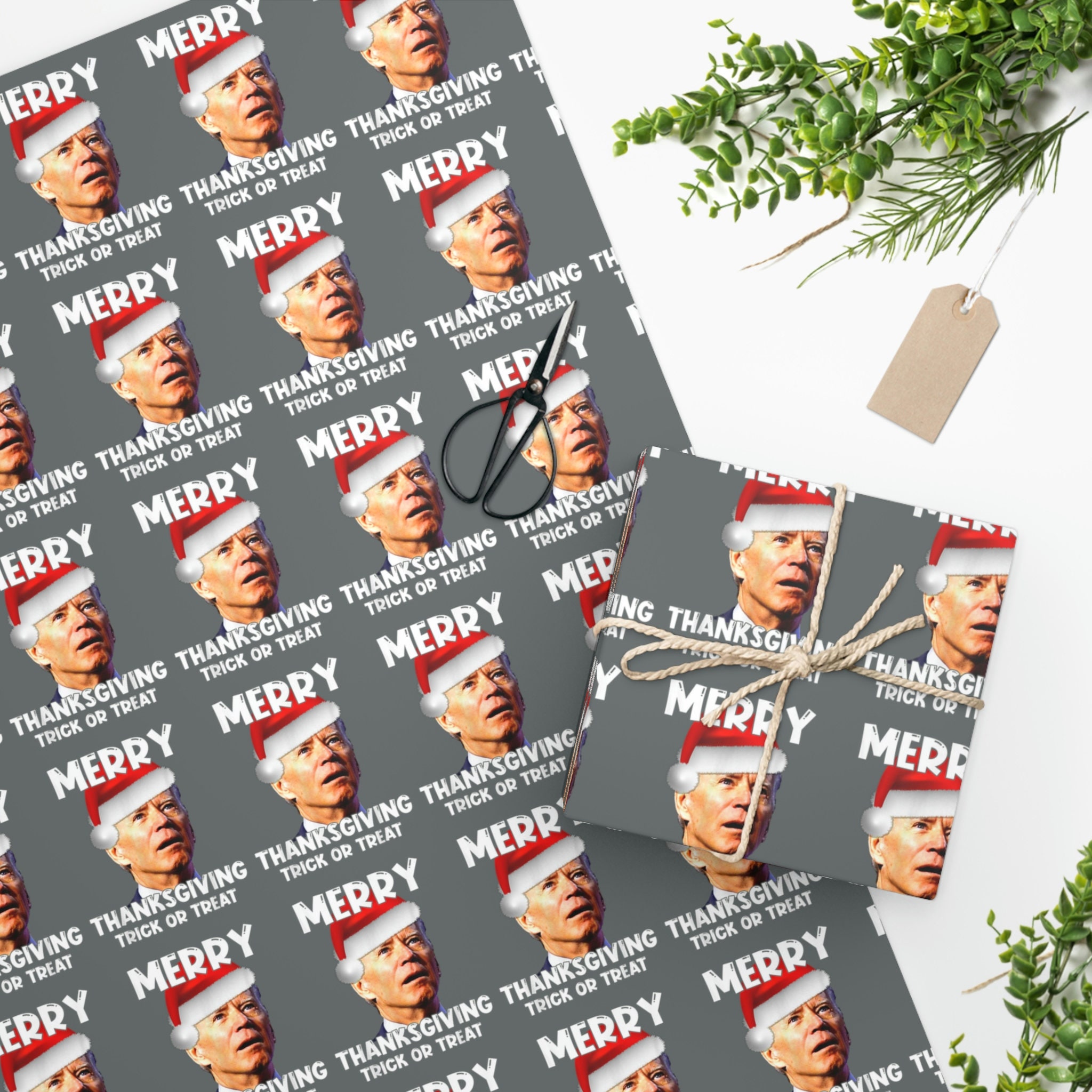  Funny Confused Biden Trump Christmas Wrapping Paper