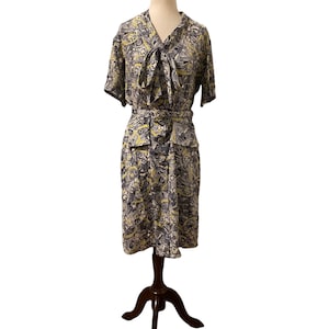 1940s Novelty Print Button Down Dress