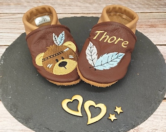 Bio Lederpuschen mit Namen für Baby und Kinder (Öko Krabbelschuhe Lederpatscherl) Indianer Bär Geschenk Geburt Taufe Mädchen Bub