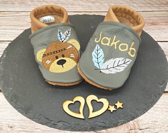 Bio Lederpuschen mit Namen für Baby und Kinder (Öko Krabbelschuhe Lederpatscherl) Indianer Bär Geschenk Geburt Taufe Mädchen Bub